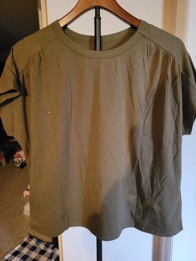 Classic Army Green Summer Tee With Batwing Shoulders